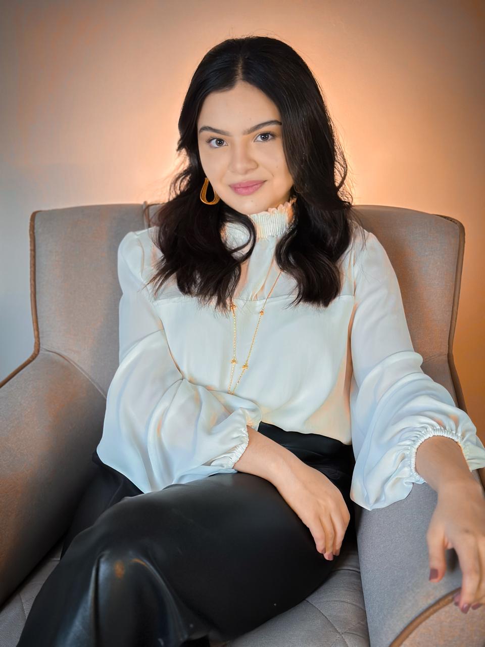 Dra. Lívia Escobar
